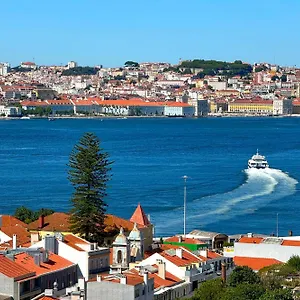 over-the-rainbow.hotels-lisbon-portugal.com/