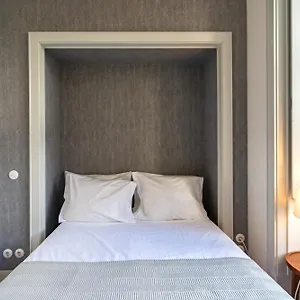 bacalhoeiros-99-beautiful-and-bright-apartment-baixa-chiado.hotels-lisbon-portugal.com/